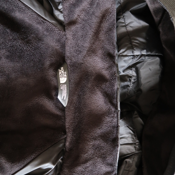 North face winter coat - Picture 3 of 8